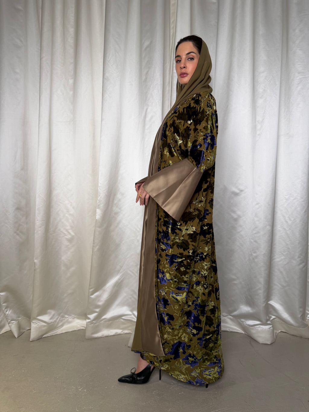 TRP-19 Abaya
