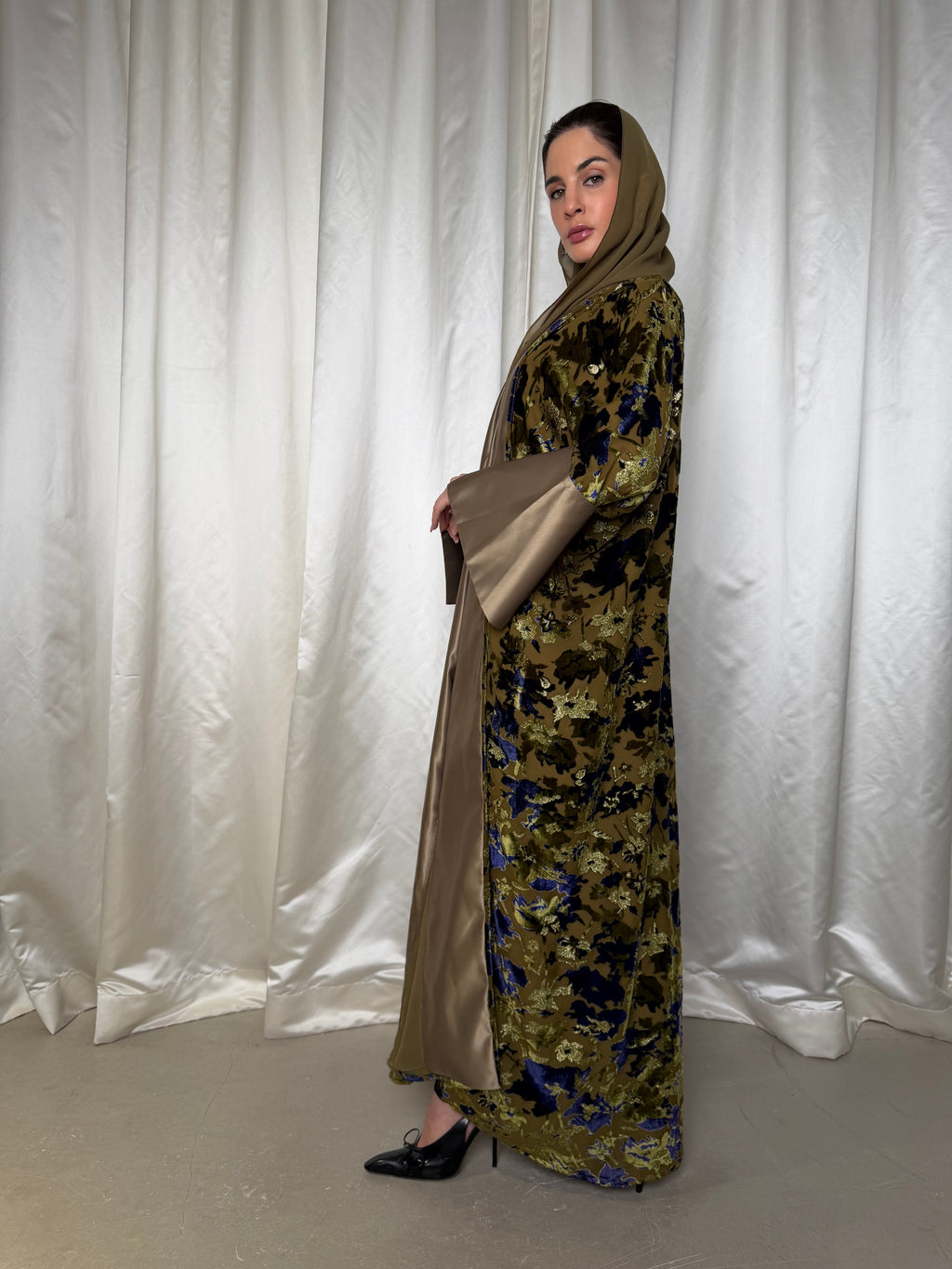 TRP-19 Abaya