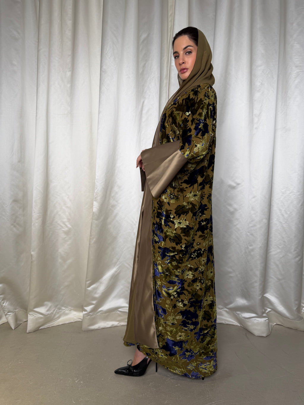 TRP-19 Abaya